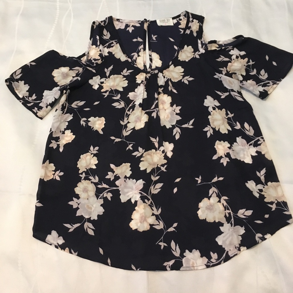 Sienna sky dressy top